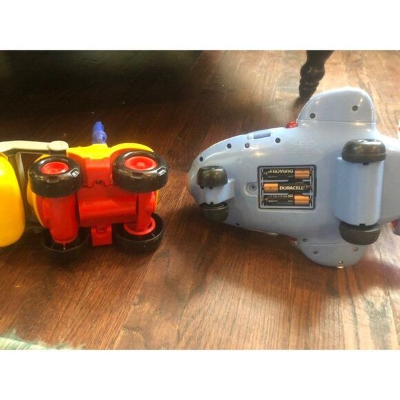 Little people plane and dozer lot - Picture 4 of 4